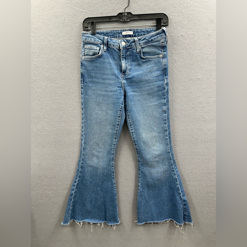 Forever 21 Womens Jeans Size 26 Medium Wash Flare Leg‎ Raw Hem Denim